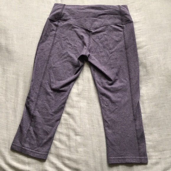 Women’s Nike Capri Dri-Fit Athletic Leggings - Picture 4 of 4
